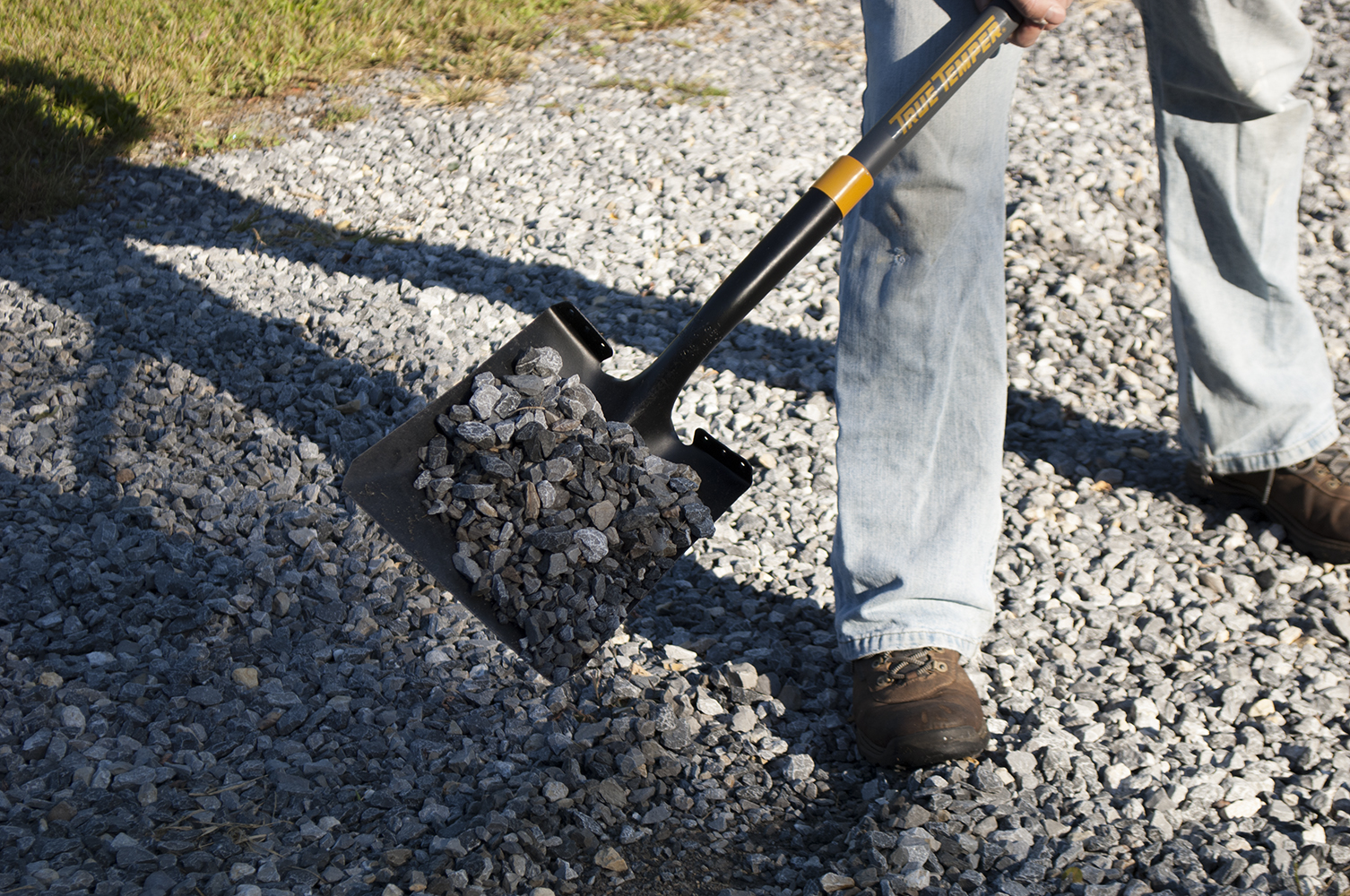 product The AMES Companies Razor-Back® 45519 Shovel, Steel Blade, 12 L x 9.5 W in Blade, Round Point Blade